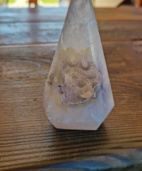 Premium Agate Conic Point 8 Tower Prism - 263g H11xW6.5xD5cm