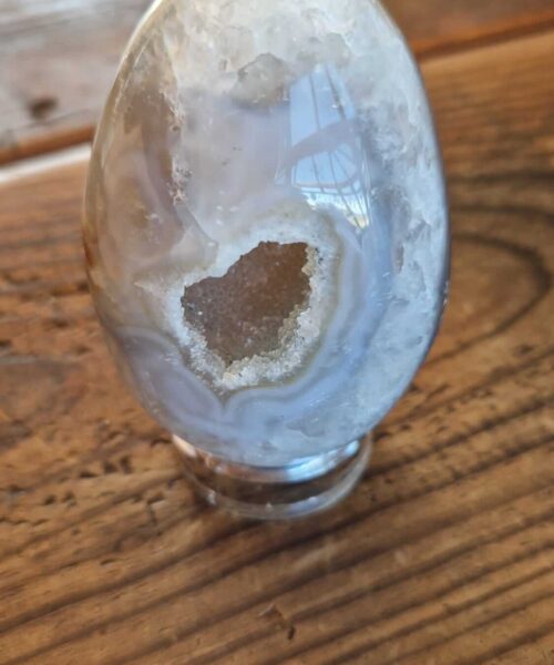 Large Premium Egg 1 High Grade Agate Crystal Geode Aura Egg on Stand 439g - H10xW6xD5.5cm - Image 9