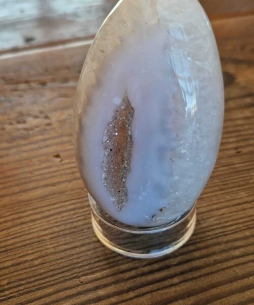 Large Premium Egg 2 High Grade Agate Crystal Geode Aura Egg on Stand 345g - H9xW5.5xD5cm - Image 4