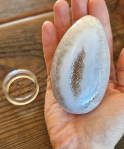 Large Premium Egg 2 High Grade Agate Crystal Geode Aura Egg on Stand 345g - H9xW5.5xD5cm - Image 6