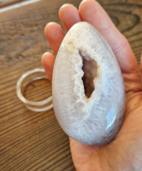 Large Premium Egg 5 High Grade Agate Crystal Geode Aura Egg on Stand 317g - H9.5xW5xD4.5cm - Image 4