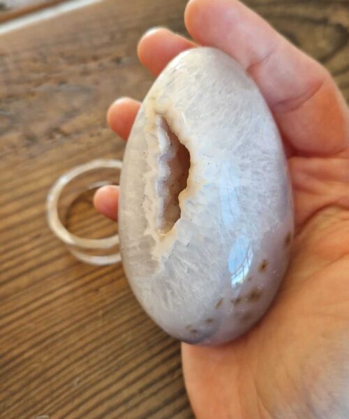Large Premium Egg 5 High Grade Agate Crystal Geode Aura Egg on Stand 317g - H9.5xW5xD4.5cm - Image 5
