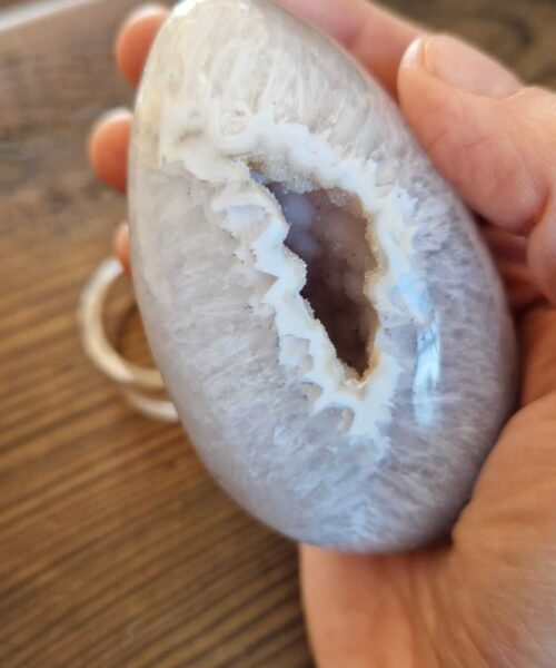 Large Premium Egg 5 High Grade Agate Crystal Geode Aura Egg on Stand 317g - H9.5xW5xD4.5cm - Image 6