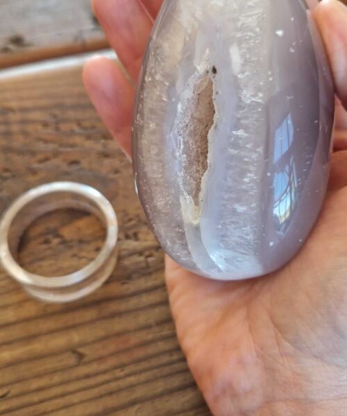 Large Premium Egg 6 High Grade Agate Crystal Geode Aura Egg on Stand 364g - H10xW5.5xD4.5cm - Image 5