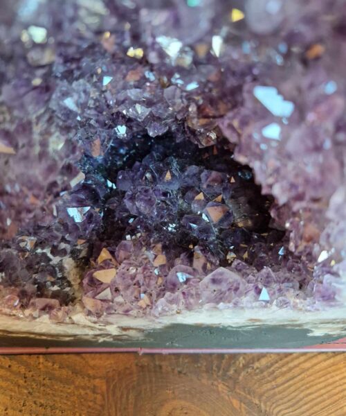 Amethyst Crystal Geode 946 Premium Queen Grade 11.65kg H27xW23xD18cm - Image 6