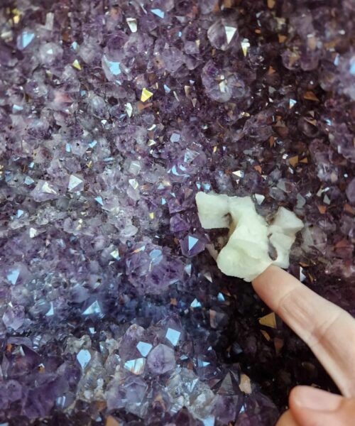 Amethyst Crystal Geode 947 Premium Queen Grade 12.35kg H35xW24xD18cm - Image 5