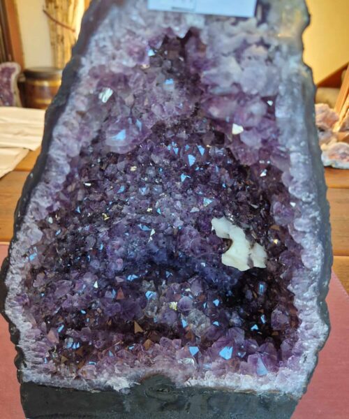 Amethyst Crystal Geode 947 Premium Queen Grade 12.35kg H35xW24xD18cm - Image 9