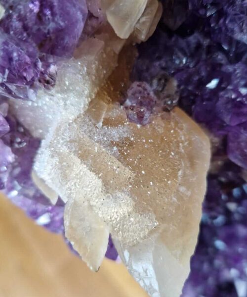 Tall Amethyst Crystal Geode 998 Premium Queen Grade 25.24kg H47xW25xD19cm - Image 10