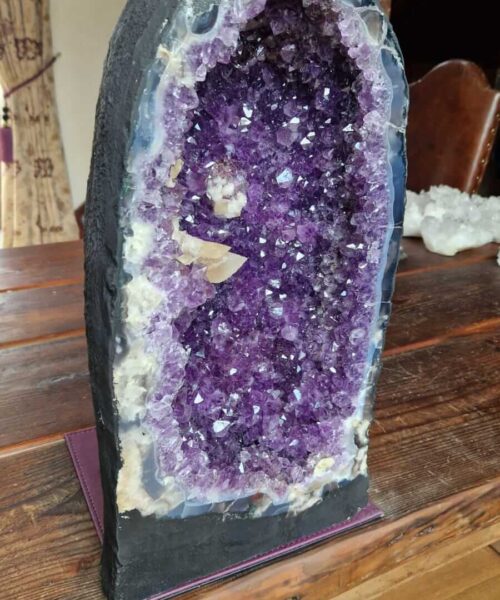 Tall Amethyst Crystal Geode 998 Premium Queen Grade 25.24kg H47xW25xD19cm - Image 2