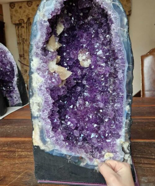 Tall Amethyst Crystal Geode 998 Premium Queen Grade 25.24kg H47xW25xD19cm - Image 4