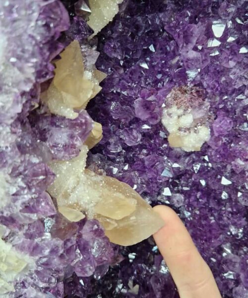 Tall Amethyst Crystal Geode 998 Premium Queen Grade 25.24kg H47xW25xD19cm - Image 5