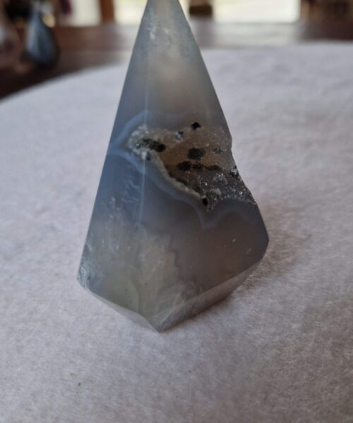 Premium Agate Conic Point 13 Tower Prism - 108g H7xW5xD3cm - Image 3