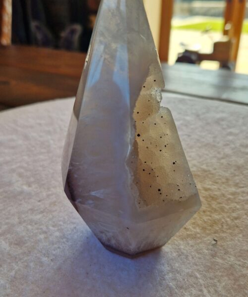 Premium Agate Conic Point 18 Tower Prism - 457g H13xW6.5xD8cm - Image 3