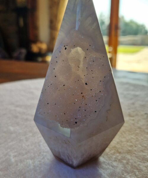 Premium Agate Conic Point 18 Tower Prism - 457g H13xW6.5xD8cm - Image 9
