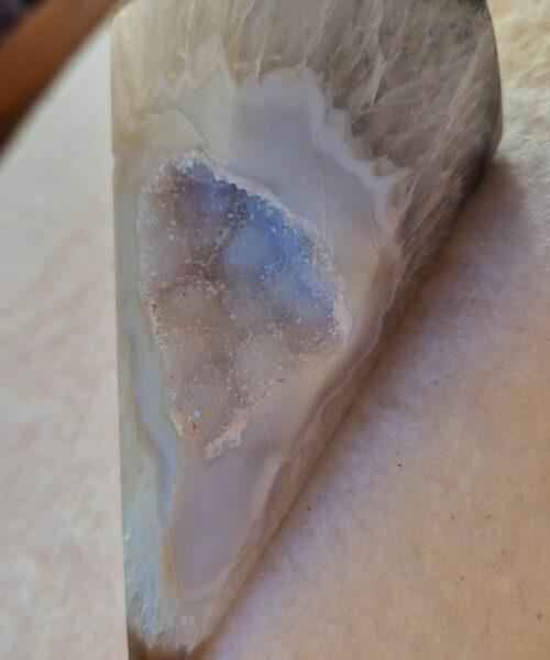 Premium Agate Conic Point 20 Tower Prism - 403g H12xW6.5xD6.5cm - Image 9