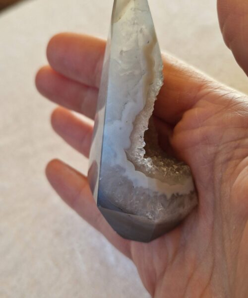 Premium Agate Conic Point 24 Tower Prism - 91g H8xW4xD3cm - Image 7