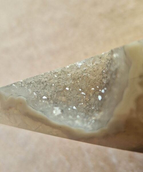 Premium Agate Conic Point 24 Tower Prism - 91g H8xW4xD3cm - Image 8