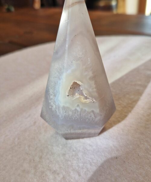 Premium Agate Conic Point 28 Tower Prism - 179g H10xW5.5xD4cm
