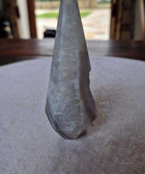 Premium Agate Conic Point 40 Tower Prism - 190g H12.5xW4xD4cm - Image 3