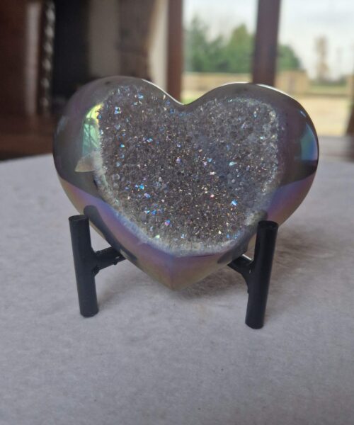 Agate Angel Aura Heart on Stand 29, Aura, Titanium, Cluster, Crystal, Gemstone 338g – H7.5xW9xD5cm