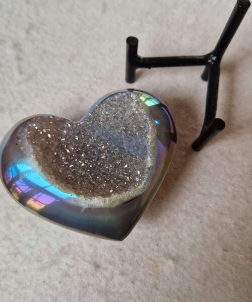 Agate Angel Aura Heart on Stand 29, Aura, Titanium, Cluster, Crystal, Gemstone 338g – H7.5xW9xD5cm - Image 6