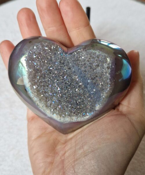 Agate Angel Aura Heart on Stand 29, Aura, Titanium, Cluster, Crystal, Gemstone 338g – H7.5xW9xD5cm - Image 7