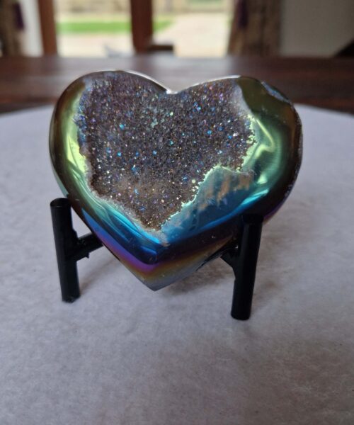 Agate Angel Aura Heart on Stand 32, Aura, Titanium, Cluster, Crystal, Gemstone 243g – H7xW8.5xD5cm