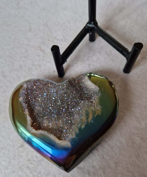 Agate Angel Aura Heart on Stand 32, Aura, Titanium, Cluster, Crystal, Gemstone 243g – H7xW8.5xD5cm - Image 5