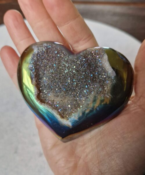 Agate Angel Aura Heart on Stand 32, Aura, Titanium, Cluster, Crystal, Gemstone 243g – H7xW8.5xD5cm - Image 7