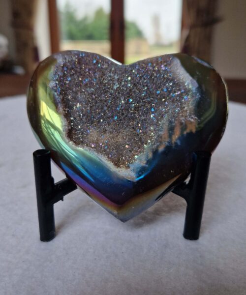 Agate Angel Aura Heart on Stand 32, Aura, Titanium, Cluster, Crystal, Gemstone 243g – H7xW8.5xD5cm - Image 9