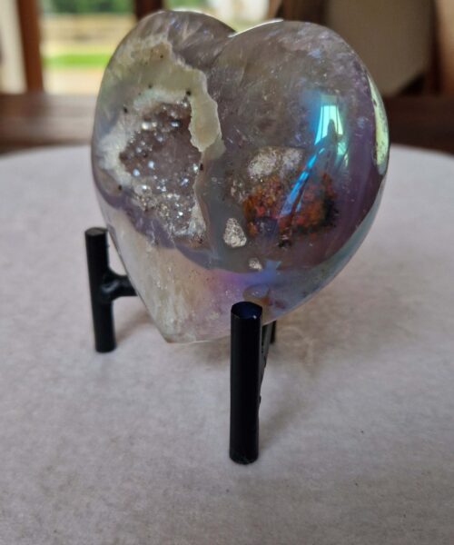 Alternative view of Agate Angel Aura Heart on Stand 33, Aura, Titanium, Cluster, Crystal, Gemstone 410g – H8.5xW9xD5cm