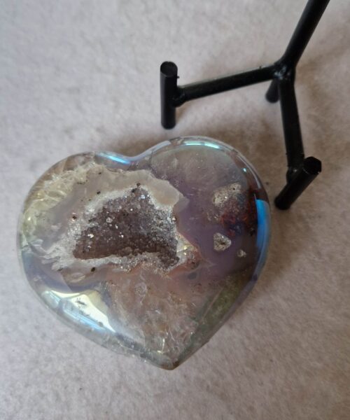 Agate Angel Aura Heart on Stand 33, Aura, Titanium, Cluster, Crystal, Gemstone 410g – H8.5xW9xD5cm - Image 5