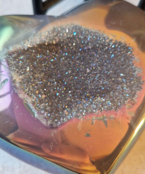 Agate Angel Aura Heart on Stand 39, Aura, Titanium, Cluster, Crystal, Gemstone 496g – H9.5xW10xD5cm - Image 3