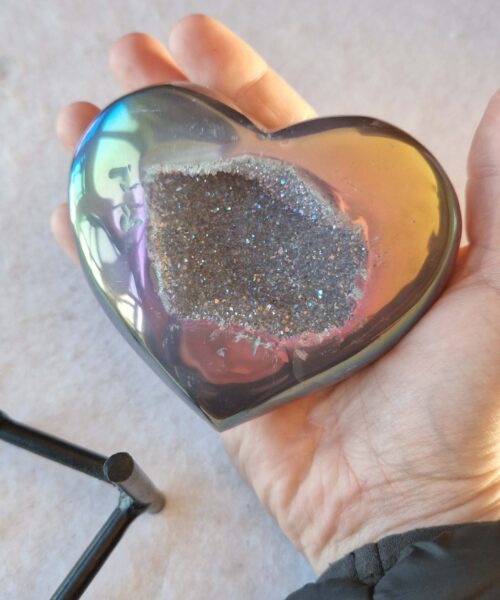 Agate Angel Aura Heart on Stand 39, Aura, Titanium, Cluster, Crystal, Gemstone 496g – H9.5xW10xD5cm - Image 7