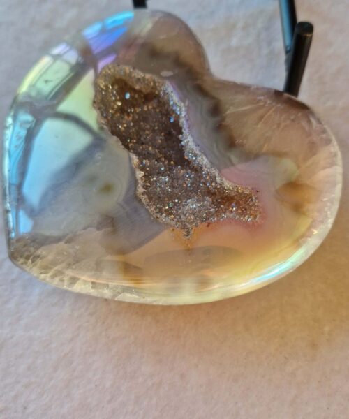 Agate Angel Aura Heart on Stand 41, Aura, Titanium, Cluster, Crystal, Gemstone 801g – H9.5xW11.5xD6cm - Image 7
