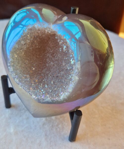 Agate Angel Aura Heart on Stand 43, Aura, Titanium, Cluster, Crystal, Gemstone 637g – H9.5xW10xD6cm - Image 9