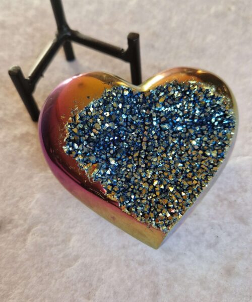 Rainbow Quartz Heart with Stand 46 Aura, Titanium, Cluster, Crystal, Gemstone 409g – H8xW9xD5cm - Image 3