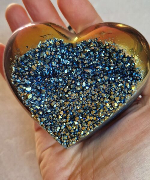 Rainbow Quartz Heart with Stand 46 Aura, Titanium, Cluster, Crystal, Gemstone 409g – H8xW9xD5cm - Image 5