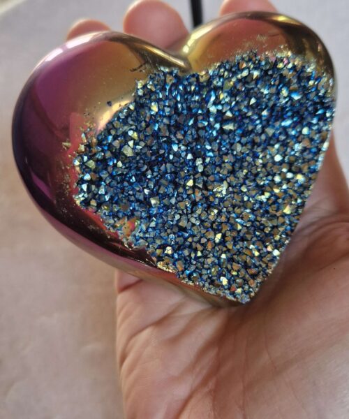 Rainbow Quartz Heart with Stand 46 Aura, Titanium, Cluster, Crystal, Gemstone 409g – H8xW9xD5cm - Image 6