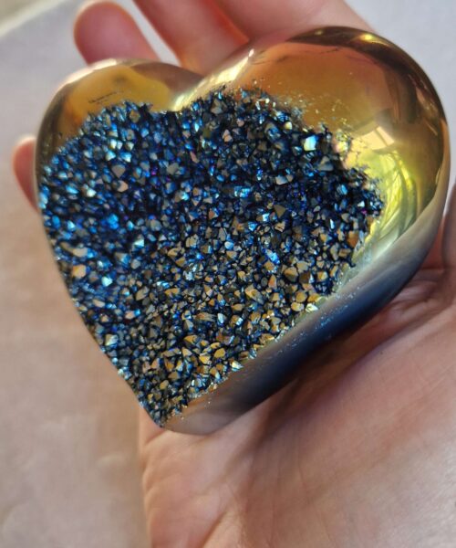 Rainbow Quartz Heart with Stand 46 Aura, Titanium, Cluster, Crystal, Gemstone 409g – H8xW9xD5cm - Image 7