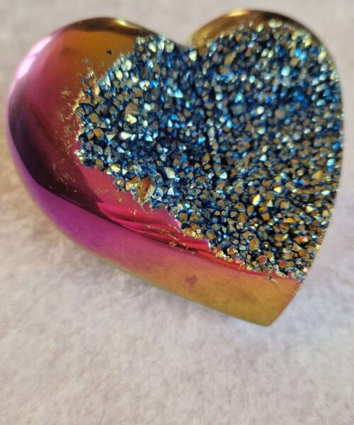 Rainbow Quartz Heart with Stand 46 Aura, Titanium, Cluster, Crystal, Gemstone 409g – H8xW9xD5cm - Image 9