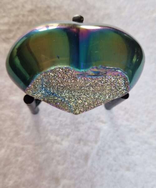 Rainbow Quartz Heart with Stand 47 Aura, Titanium, Cluster, Crystal, Gemstone 342g – H7xW7.5xD5cm - Image 3