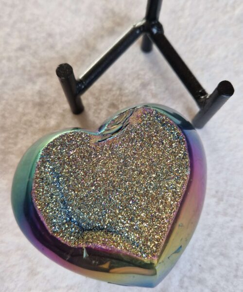 Rainbow Quartz Heart with Stand 47 Aura, Titanium, Cluster, Crystal, Gemstone 342g – H7xW7.5xD5cm - Image 4