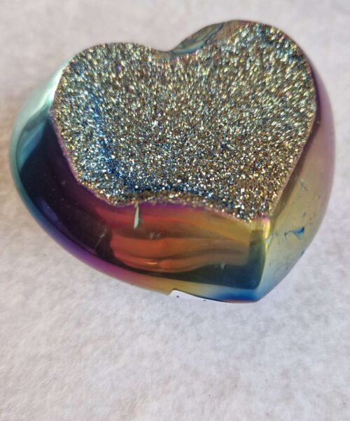 Rainbow Quartz Heart with Stand 47 Aura, Titanium, Cluster, Crystal, Gemstone 342g – H7xW7.5xD5cm - Image 9