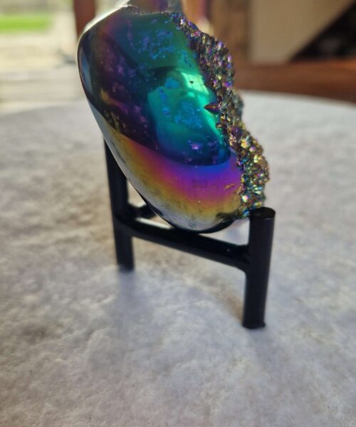 Alternative view of Rainbow Quartz Heart with Stand 48 Aura, Titanium, Cluster, Crystal, Gemstone 362g – H8.5xW9.5xD5cm
