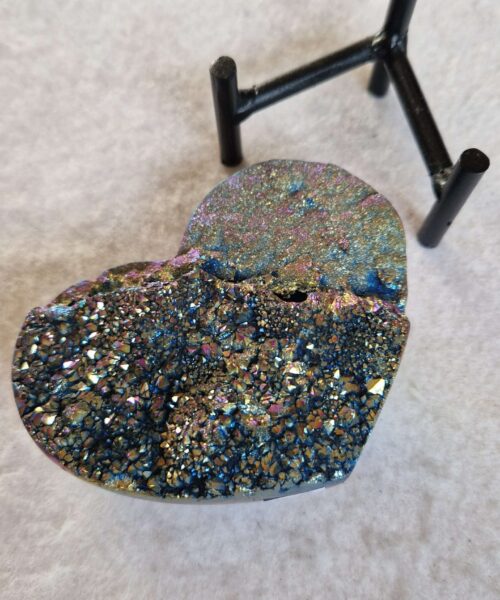 Rainbow Quartz Heart with Stand 48 Aura, Titanium, Cluster, Crystal, Gemstone 362g – H8.5xW9.5xD5cm - Image 3