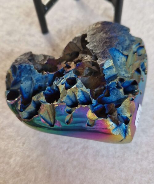 Rainbow Quartz Heart with Stand 49 Aura, Titanium, Cluster, Crystal, Gemstone 317g – H7.5xW9.5xD5cm - Image 6