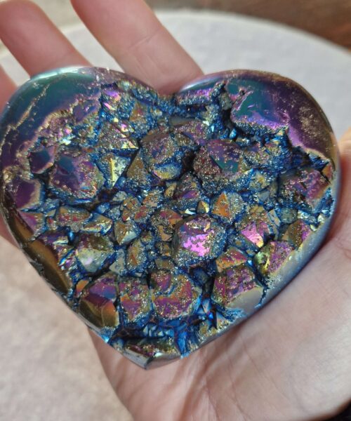 Rainbow Quartz Heart with Stand 50 Aura, Titanium, Cluster, Crystal, Gemstone 453g – H9xW10xD5cm - Image 5