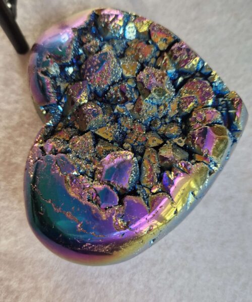 Rainbow Quartz Heart with Stand 50 Aura, Titanium, Cluster, Crystal, Gemstone 453g – H9xW10xD5cm - Image 8