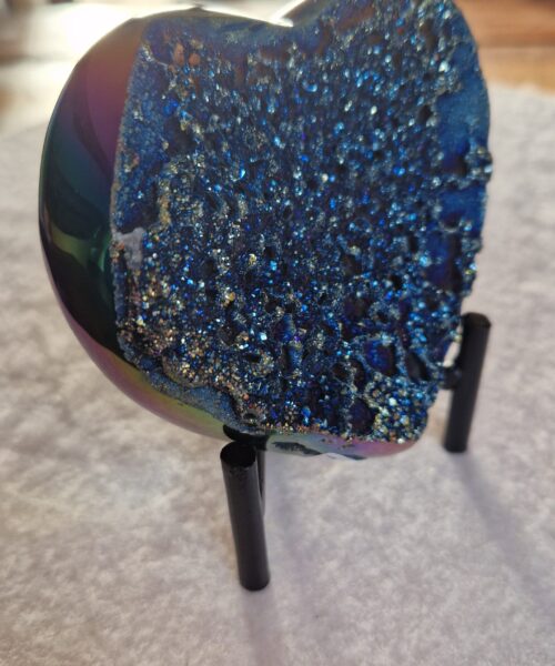 Alternative view of Rainbow Quartz Heart with Stand 52 Aura, Titanium, Cluster, Crystal, Gemstone 406g – H9.5xW10xD5cm